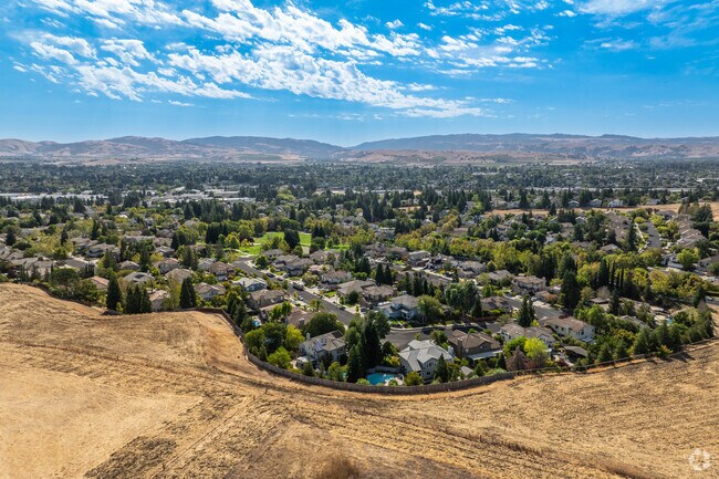 Portola Glen: a serene neighborhood with easy access to local shops and amenities.
