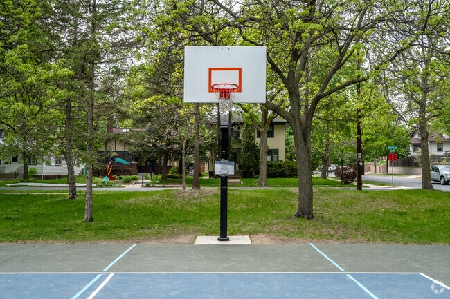 Fuller Park is a great place to shoot some hoops.