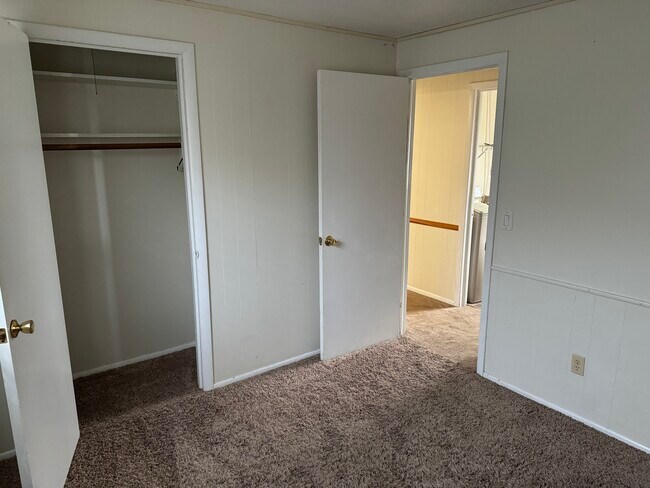 11328 Rio Vista Ave, Leo, IN 46765 - photo 6