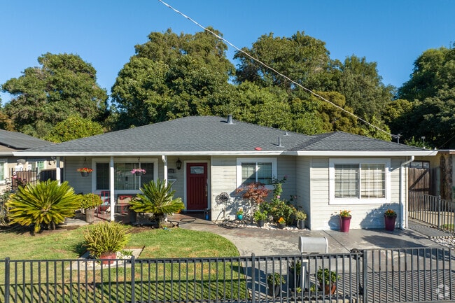 Santa Clara contains long lines of ranch-style homes.