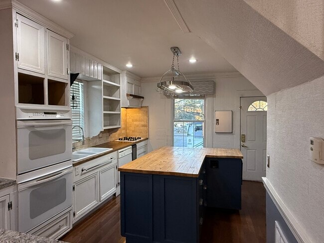 321 E Stoddard St, Dexter, MO 63841 - photo 2