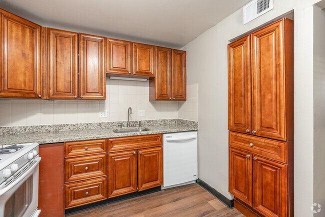 2BR, 1BA - 800SF - Kitched