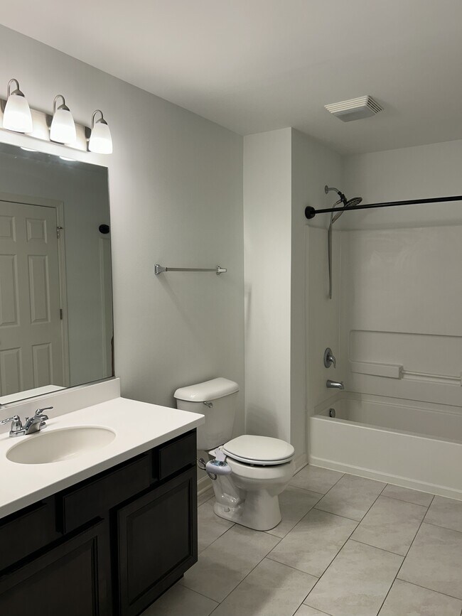 226 Wild Meadow Ln, Woodstock, IL 60098 - photo 3