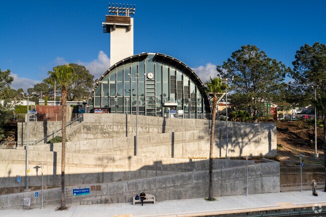 Solana Beach is easy to access from the local coaster and Amtrak train station nearby.