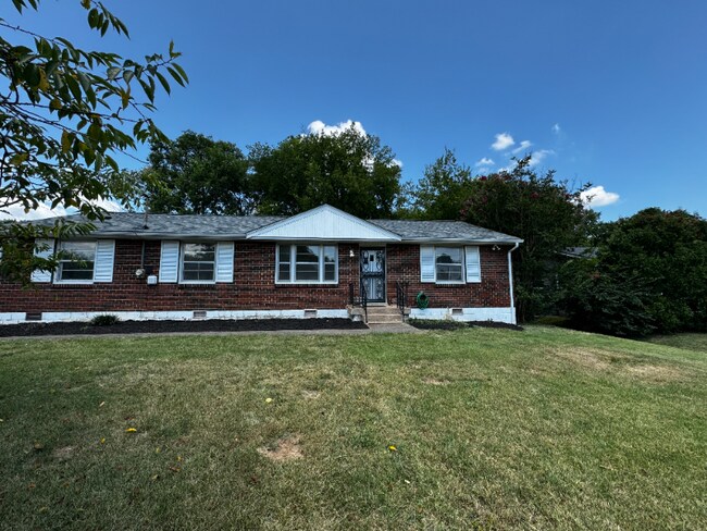 219 Jacksonian Dr, Hermitage, TN 37076 - photo 2