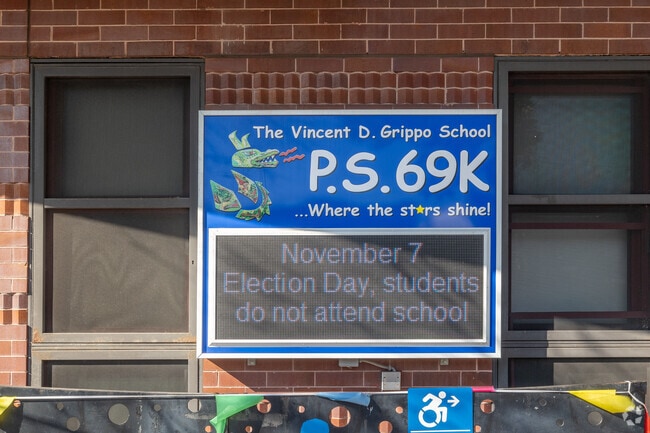 Ps 69 Vincent D Grippo School's student-teacher ratio is 13:1.