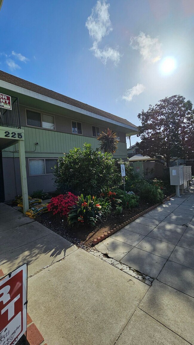 225 Redwood St, San Diego, CA 92103