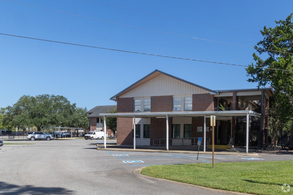 Cinco Baptist School