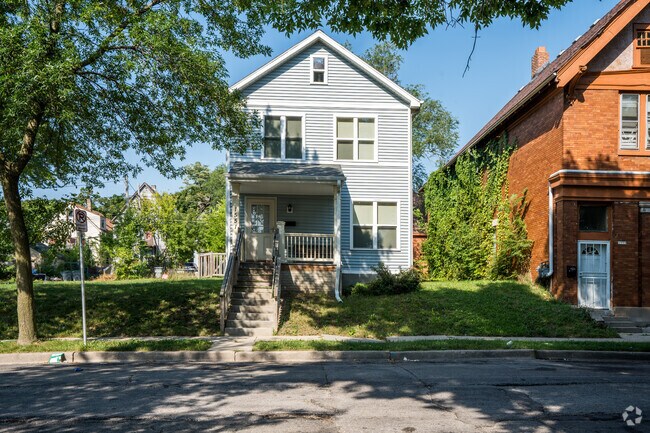 Early 20th century construction homes are common in the Walnut Hill Neighborhood.