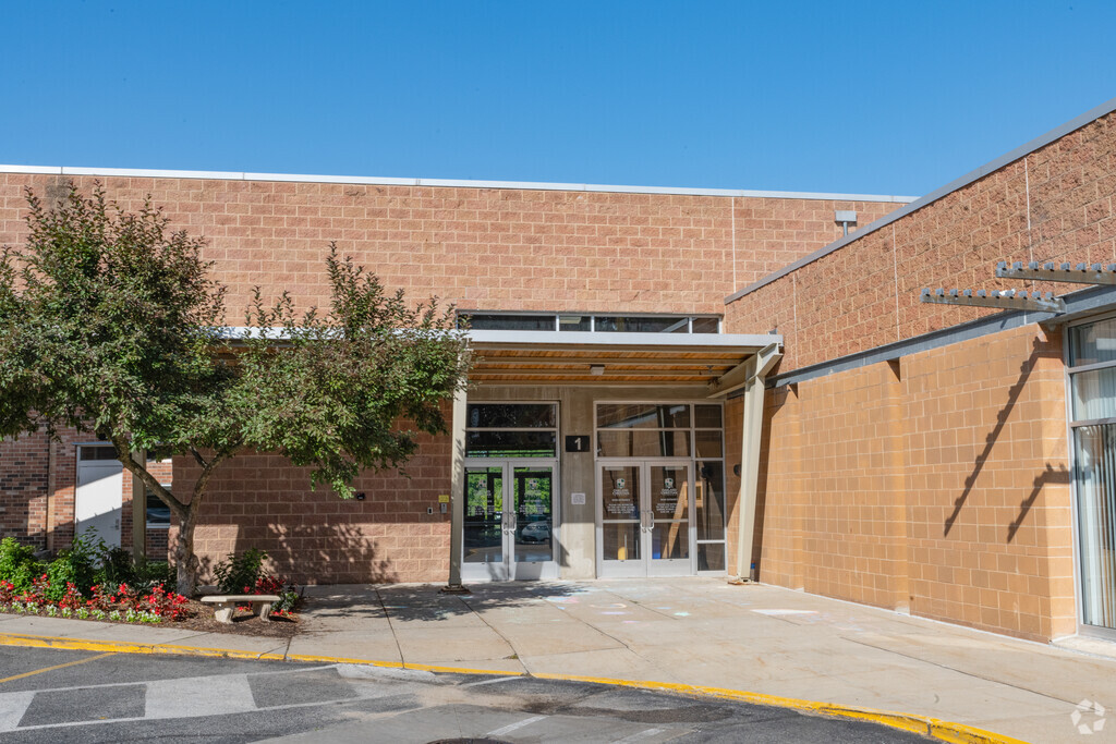 Oakland Christian School front entrance in Auburn Hills.