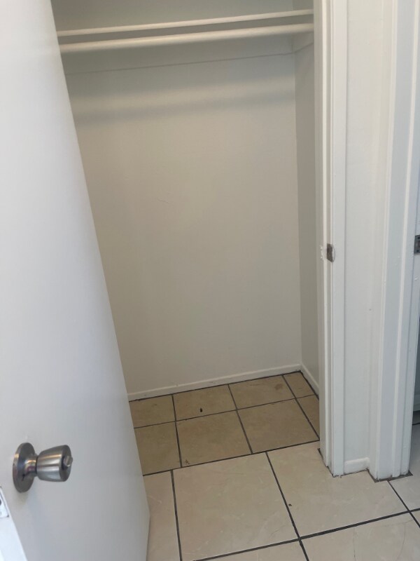 11951 Chamberlaine Way unit 18, Adelanto, CA 92301 - photo 3