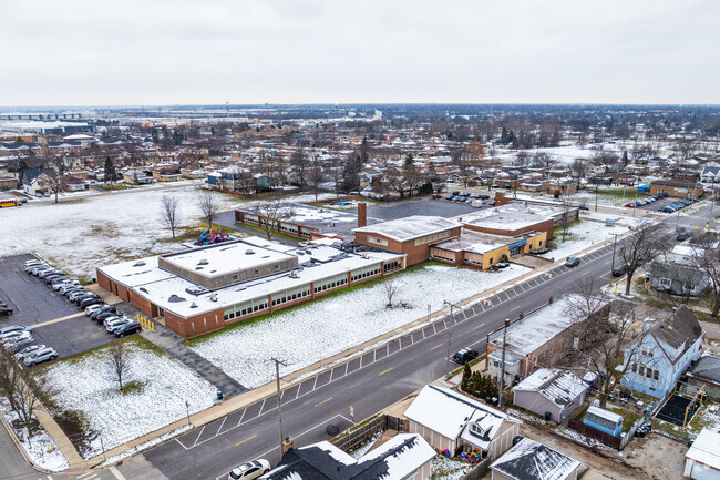 Lincoln Elementary School has open areas for students to play.