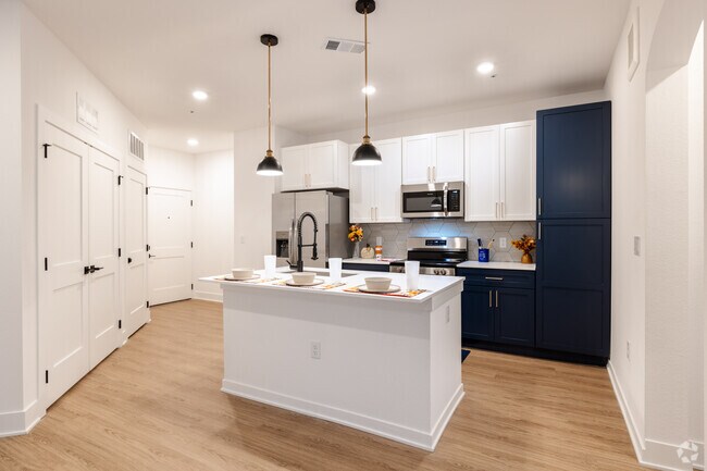 1BR, 1BA - 761SF - Hawthorne - Kitchen