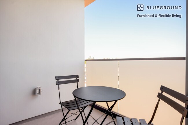 11701 W Gateway Blvd unit FL5-ID1104, Los Angeles, CA 90064 - photo 5