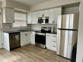 226 Maple St, Sugar Grove, IL 60554