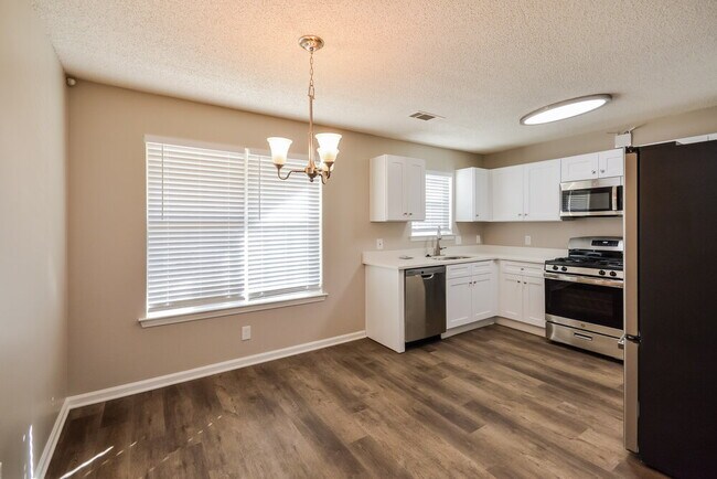 608 Fieldcrest Dr, McDonough, GA 30253 - photo 6