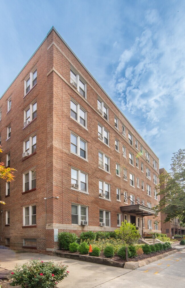 1717 R St NW, Washington, DC 20009