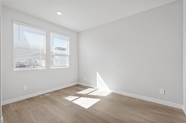 3452 S 3100 W, West Haven, UT 84401 - photo 3