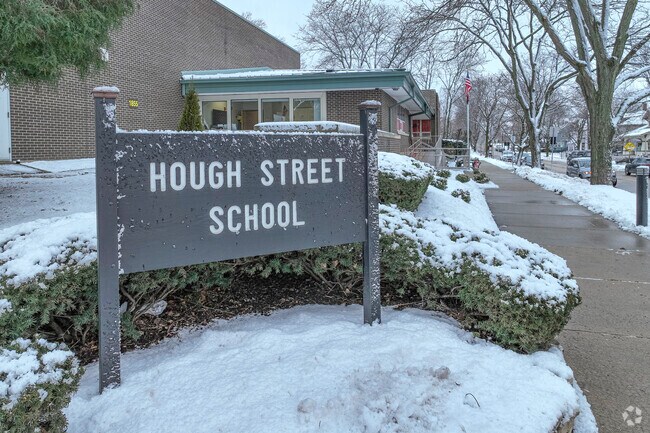 Your kids will enjoy learning in the inspiring atmosphere at Hough Street Elementary School.