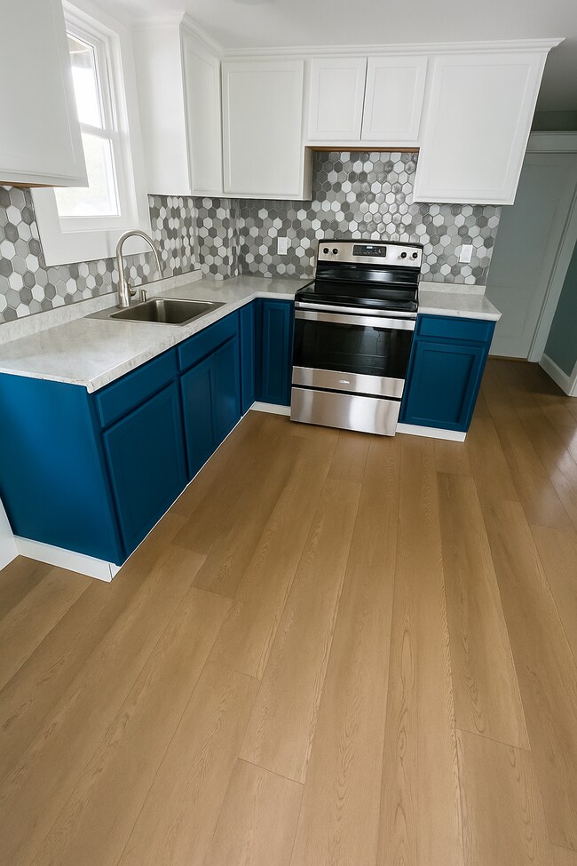 16 Garrison St Unit 1, Brunswick, ME 04011