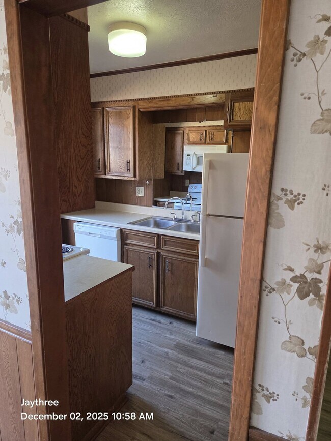 905 N 24th St unit L, Corsicana, TX 75110 - photo 5