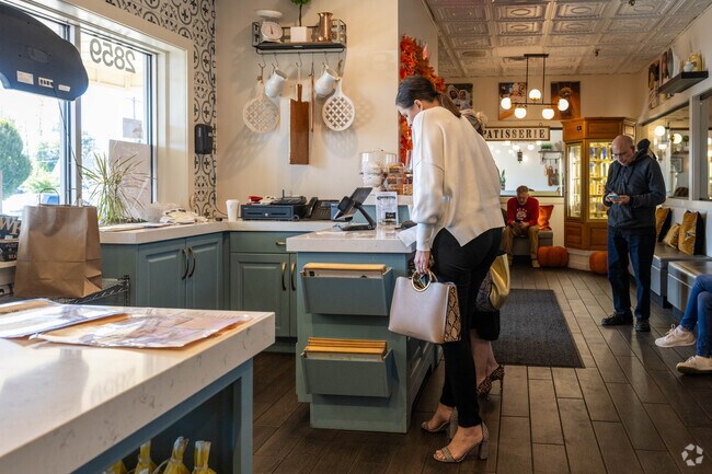 Mama Zoe's is a great choice for breakfast, lunch or dinner in Windsor Estates, Winston-Salem.