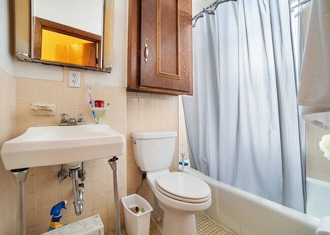 *Pictures are representative samples of the advertised unit. In some cases, the actual units you tou