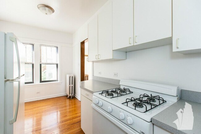 734 W Waveland Ave unit 13, Chicago, IL 60613 - photo 5
