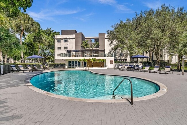 Nottingham Pine Luxury Apartment Homes - Under New Management, Plantation, FL 33324 - photo 7