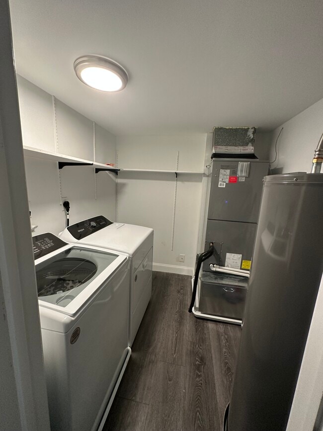 1677 Bluebird Dr unit 1677 B Bluebird Upst, Yardley, PA 19067 - photo 6