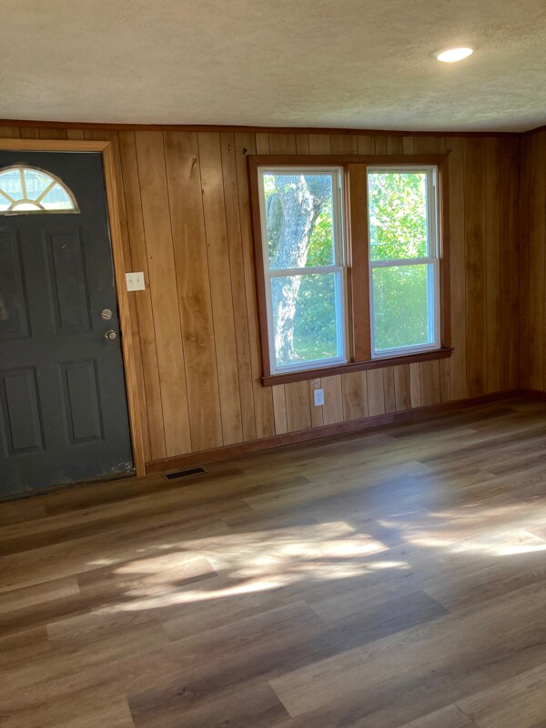 1503 E Millard St, Johnson City, TN 37601 - photo 3