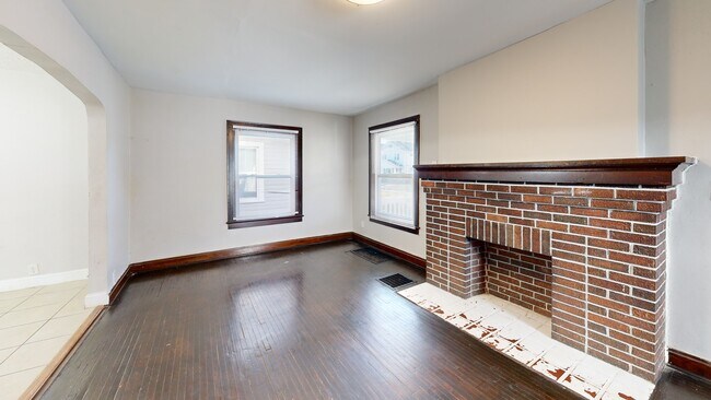 1156 S Champion Ave, Columbus, OH 43206 - photo 2