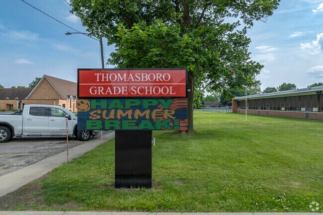 Thomasboro Grade School has an Overall Niche Grade of C-.