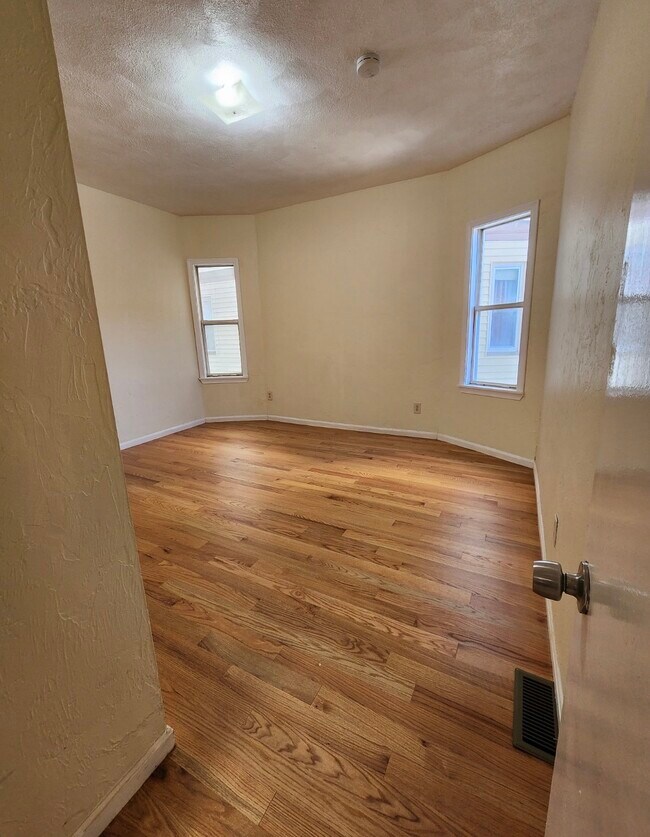 52 Deering Rd unit 1, Mattapan, MA 02126 - photo 5
