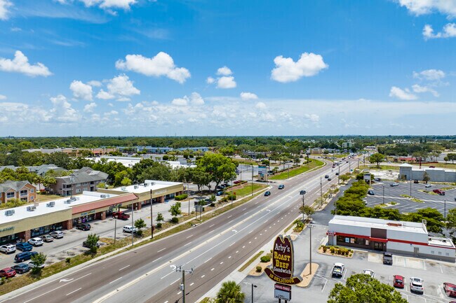 Tamiami Trail hosts dining and retail options along Samoset’s west side.