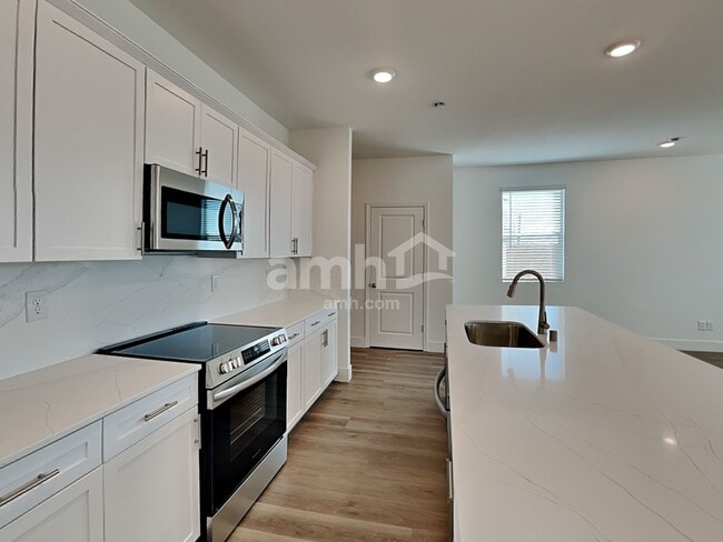 8373 Buckskin Clf Ave, Las Vegas, NV 89113 - photo 3