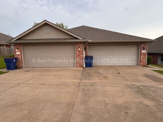 1003 Trenton Dr, Fort Smith, AR 72908