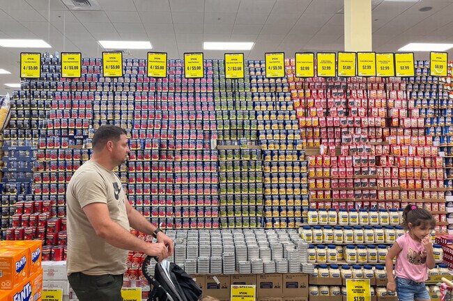 Harris has a number of grocers including Publix, Aldi, Walmart, and Key Foods.