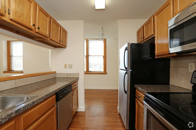 Woodrow Wilson Apartments, Middletown, CT 06457 - photo 6