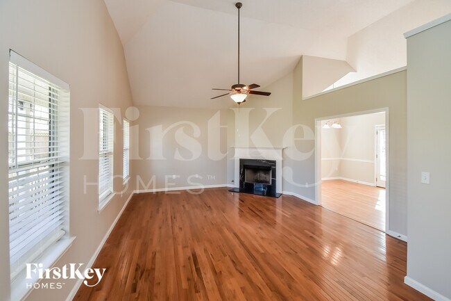 622 Skyline Dr, Villa Rica, GA 30180 - photo 2