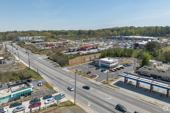 Hammond Park offers many retail options along Cleveland Avenue.