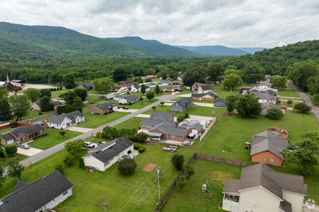 Most of the homes in Kimball, Tennessee sit in the valley at the bottom of the mountains.