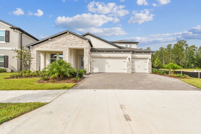 31215 Hayman Loop, Wesley Chapel, FL 33545 - photo 4