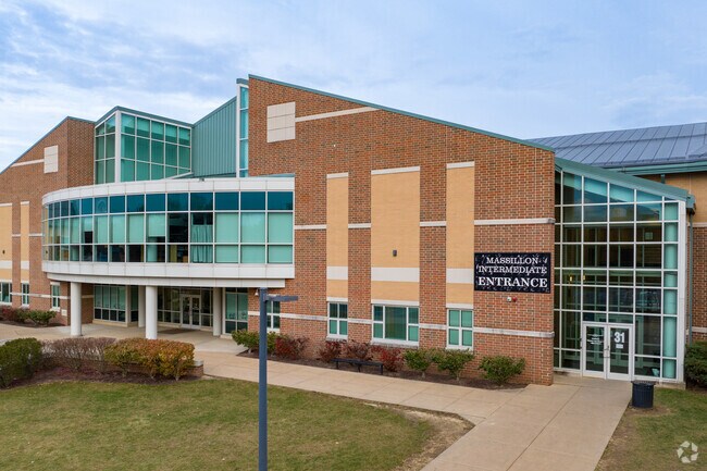 Massillon Intermediate has students in grades 4-6 with a student-teacher ratio of 19 to 1.