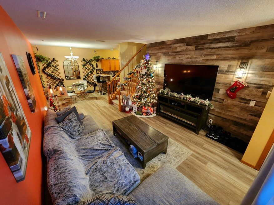 862 Princeton Ave, Shakopee, MN 55379 - photo 1