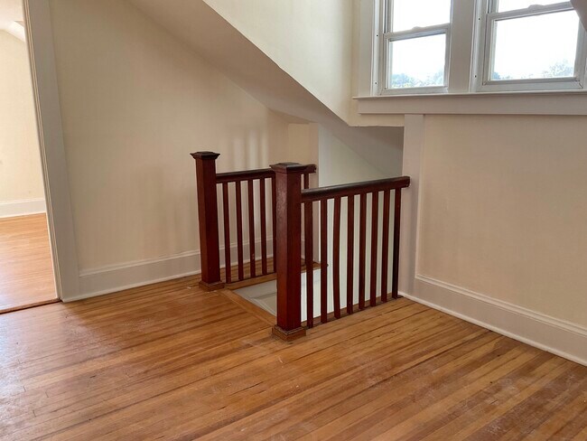 16 Lake St unit 16 Lake Street 2 Wes, Middletown, CT 06457 - photo 6