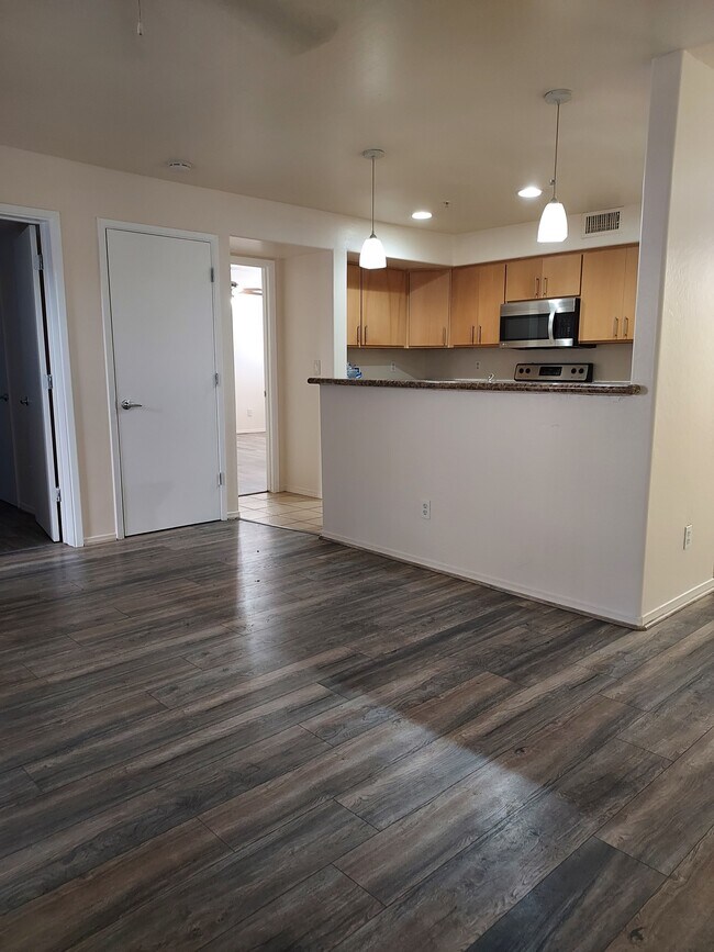 724 E Devonshire Ave unit 309, Phoenix, AZ 85014 - photo 4