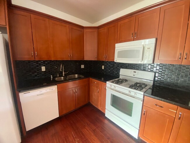 332 S Virgil Ave unit 302, Los Angeles, CA 90020 - photo 5