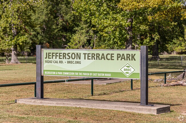 Jefferson Terrace Park offers over 11 acres of space in Airline/Jefferson.