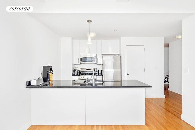181 E 119th St, New York, NY 10035 - photo 2